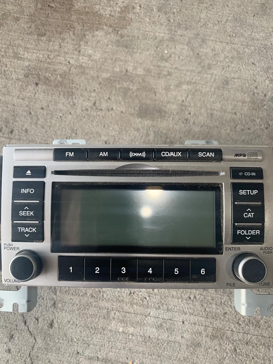 Hyundai A200 CMCAXM Car Radio Stereo CD MP3 AUX