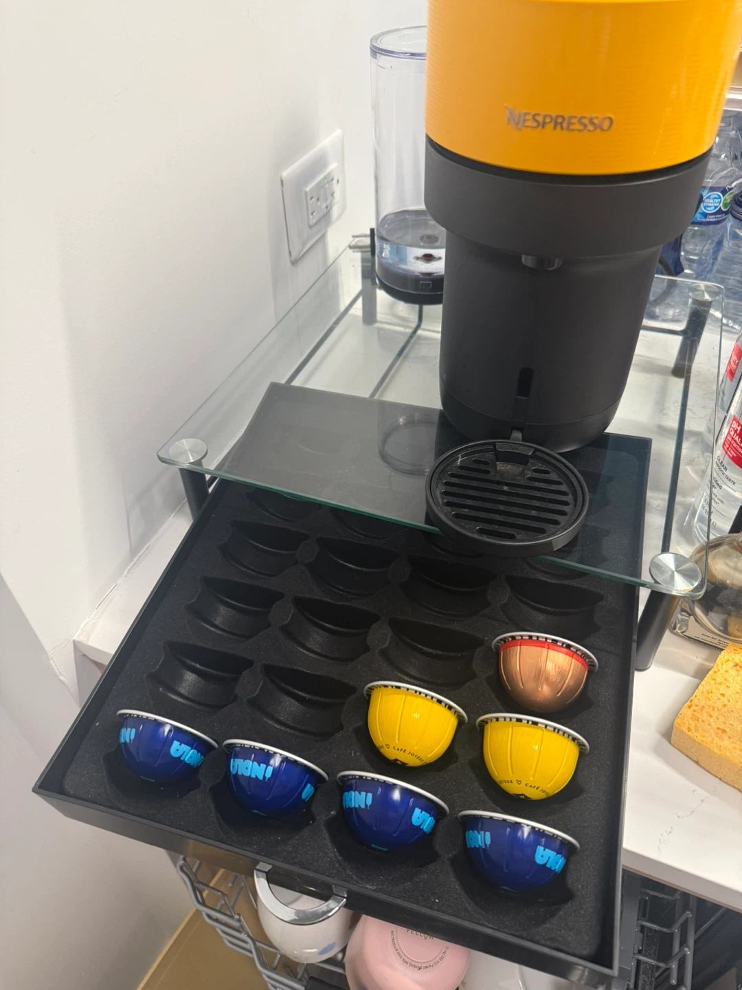 Nespresso VertuoPlus Coffee Machine & pod case - photo 2