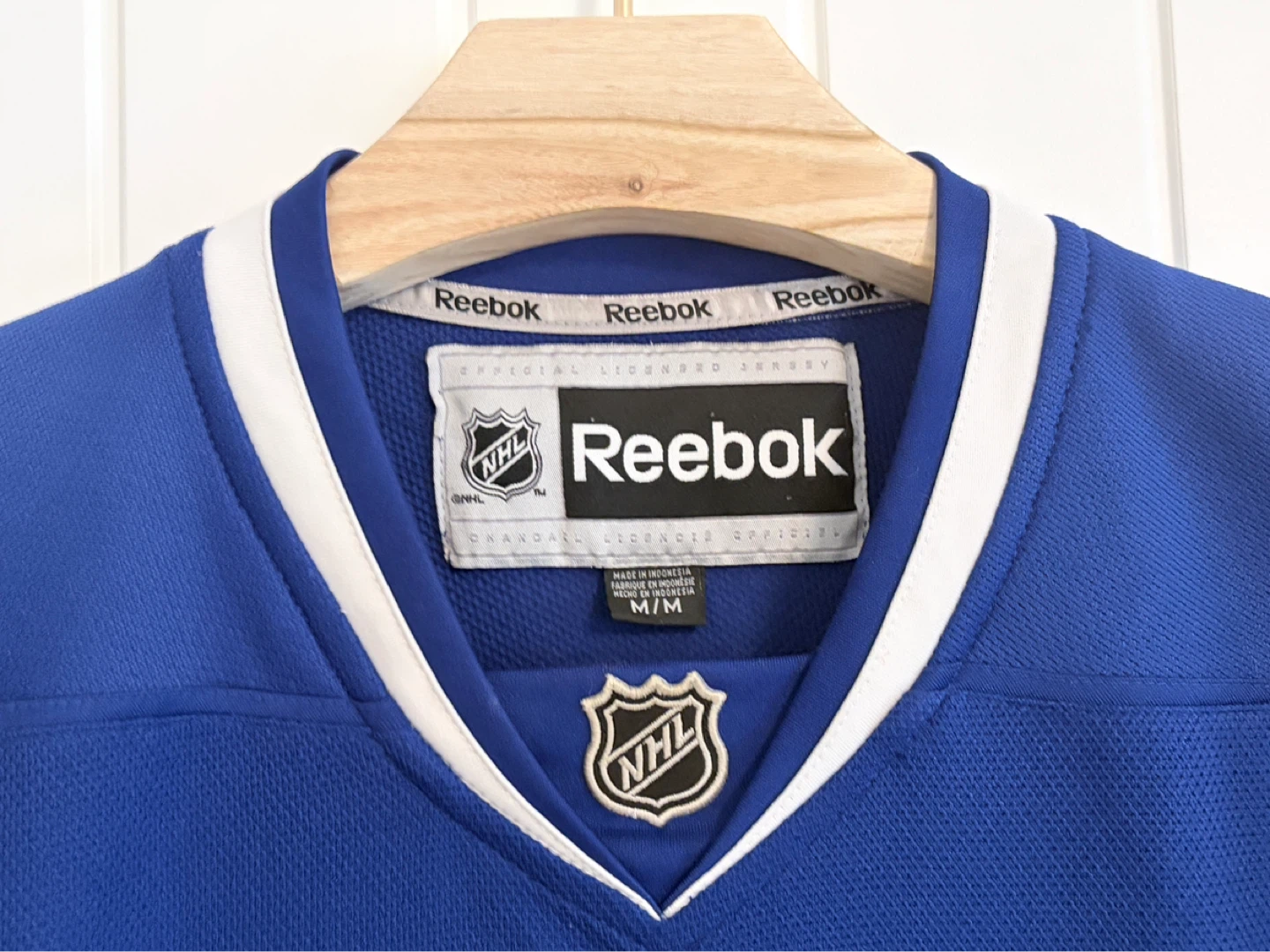 Authentic Reebok Vancouver Canucks Stick In Rink Jersey Medium - photo 2