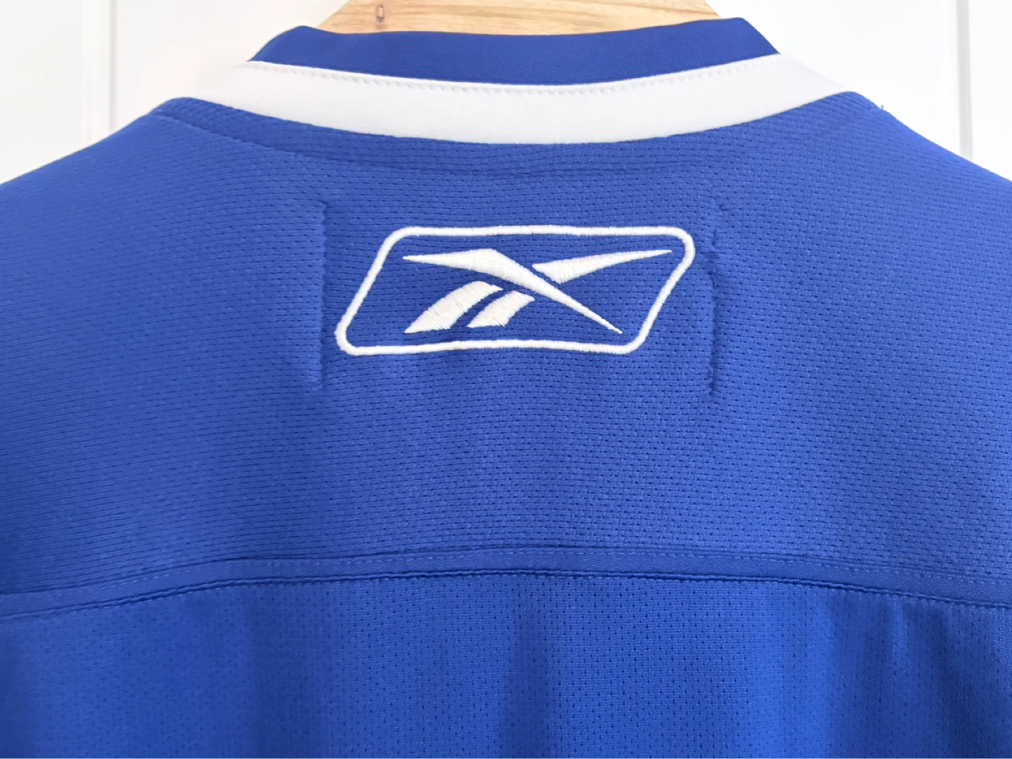 Authentic Reebok Vancouver Canucks Stick In Rink Jersey Medium - photo 5