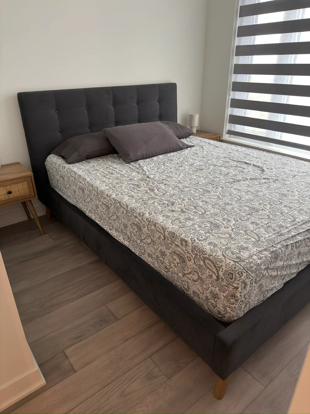 Grey Upholstered Queen Bed Frame with Tufted Headboard - photo 3