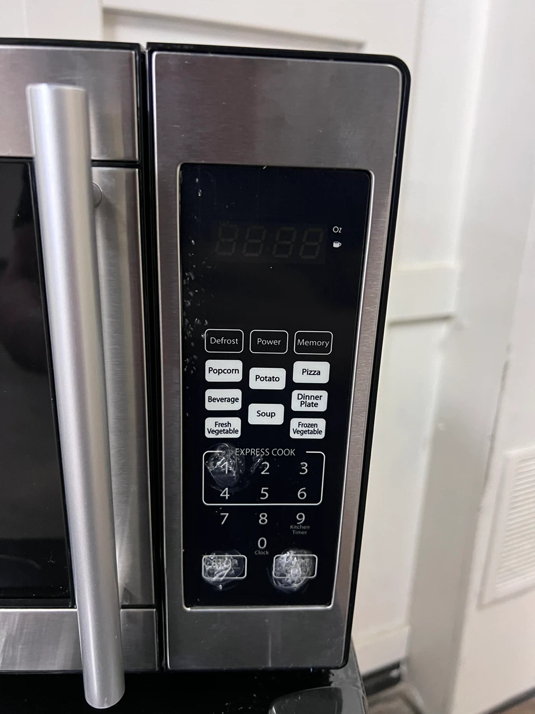 Black+Decker Stainless Steel Microwave - photo 3