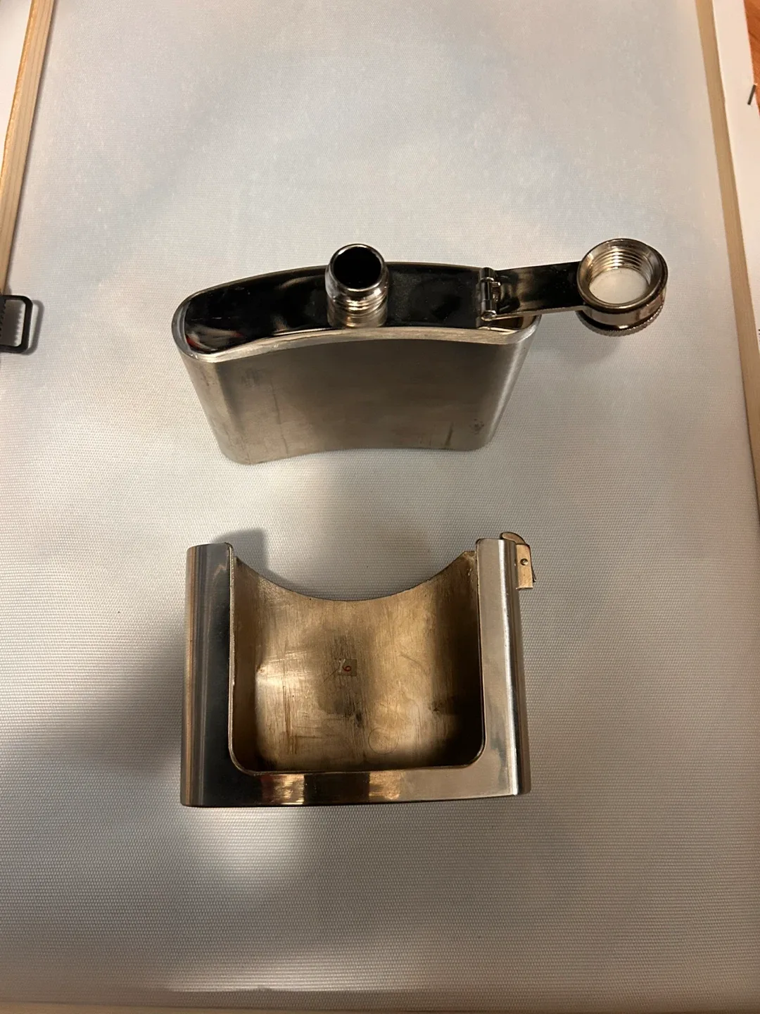 Cadillac Flask belt buckle - photo 3