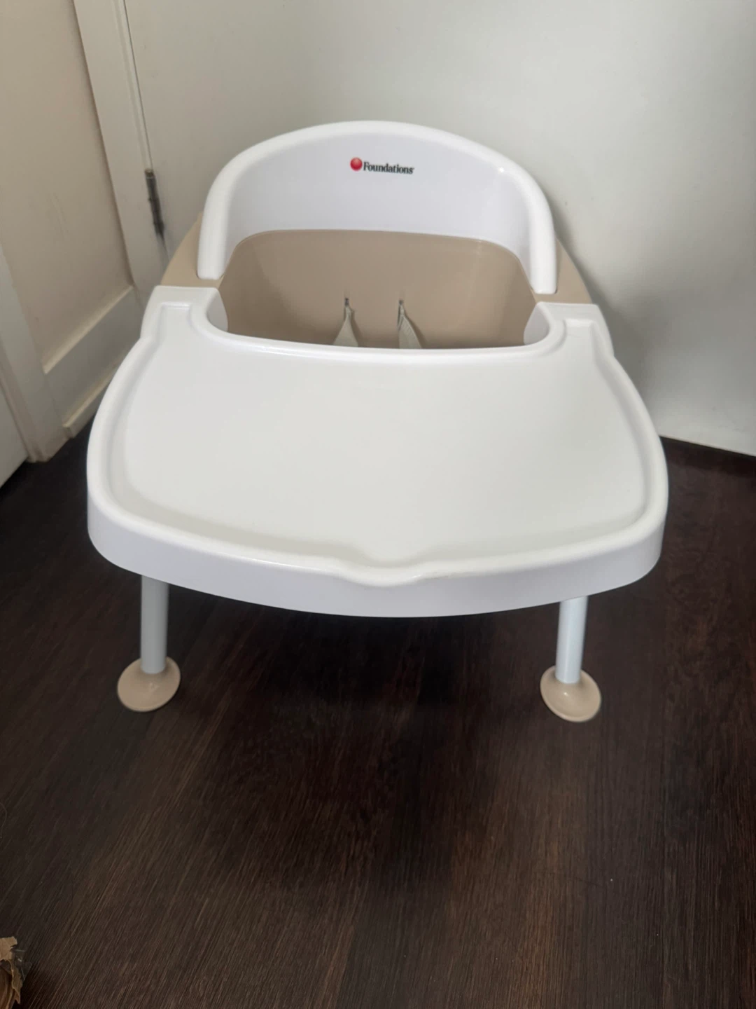 Low Feeding Chair Like New Used Less then 10 days Retails $130+ - photo 3