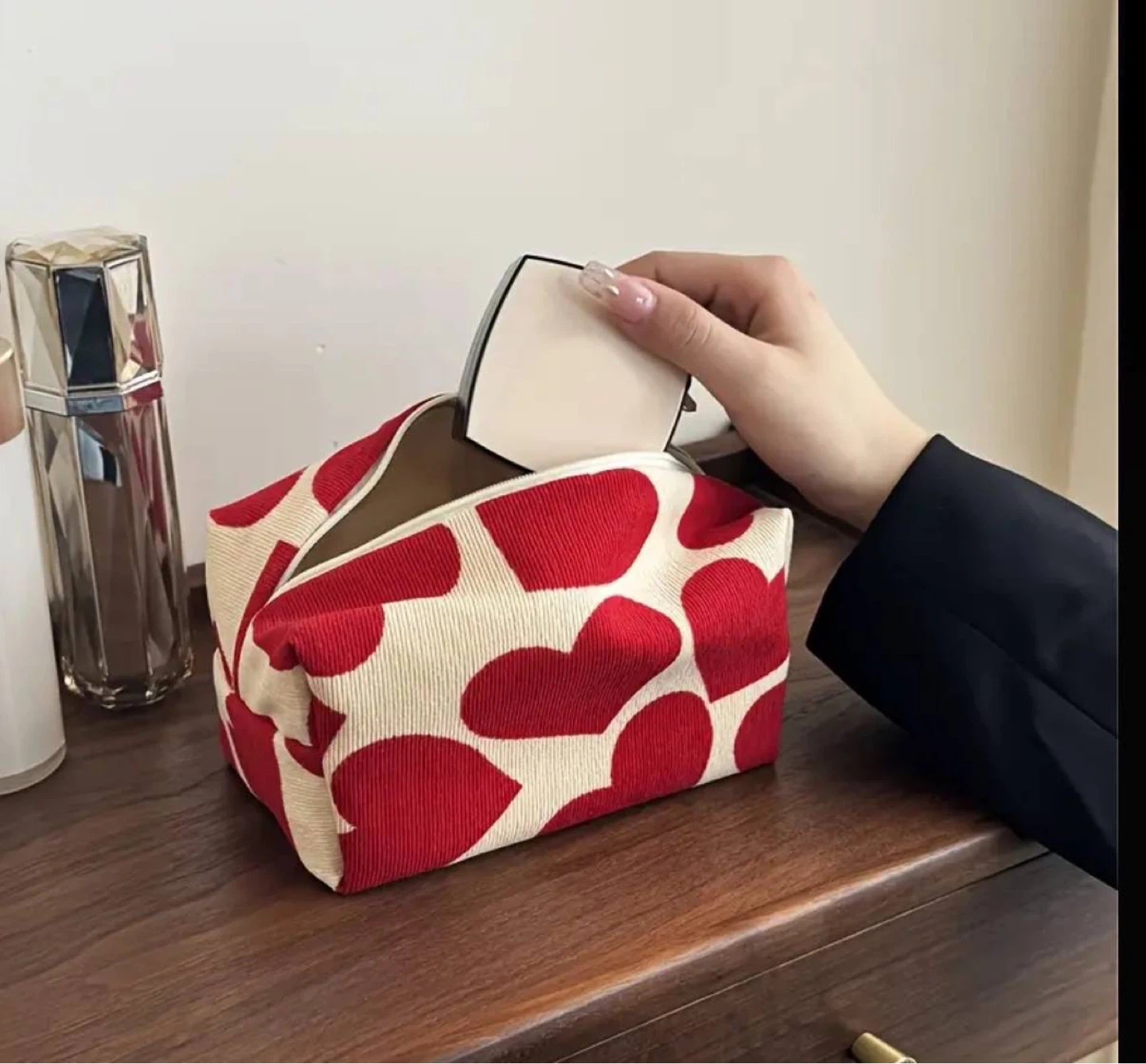 Cute Red Heart Makeup Bag - photo 4