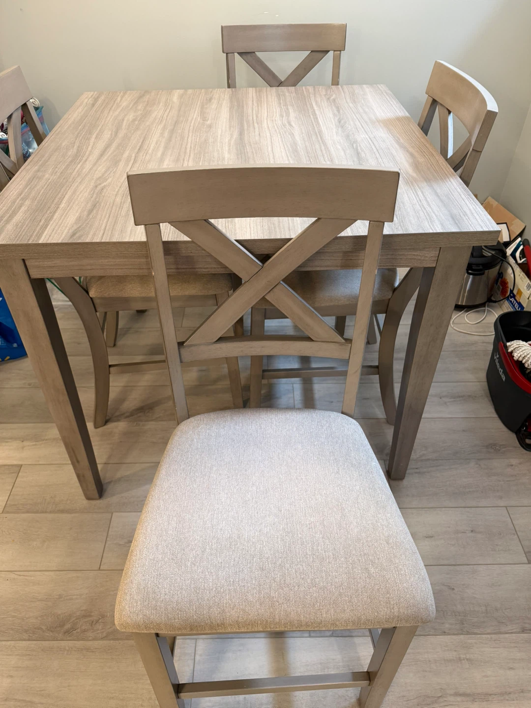 Table and Chairs - photo 2