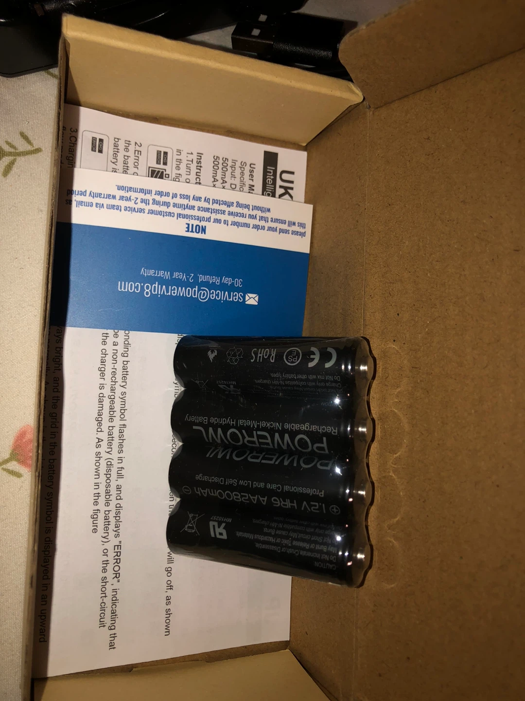 AA Battery Charger with 8 Rechargeable Batteries - photo 3