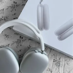 Apple AirPods Max Headphones