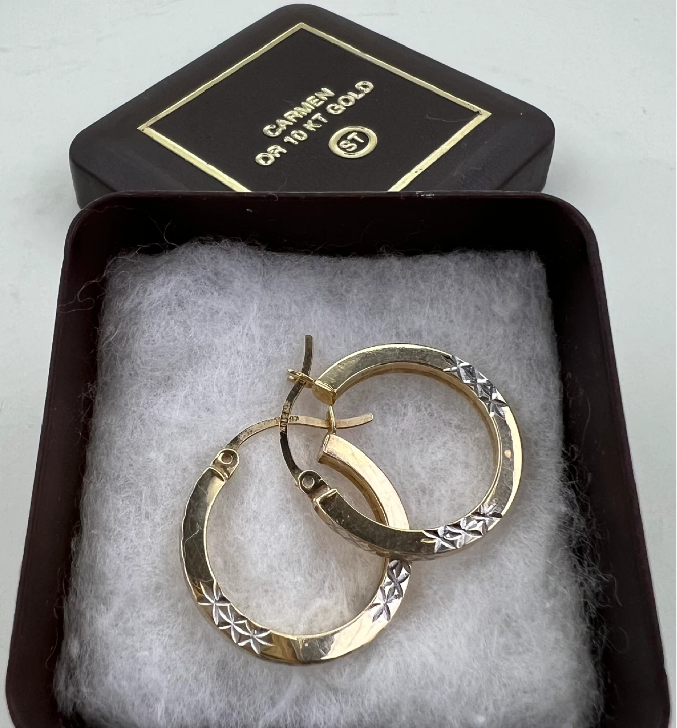 10K Yellow Gold Diamond-Cut Hoop Earrings