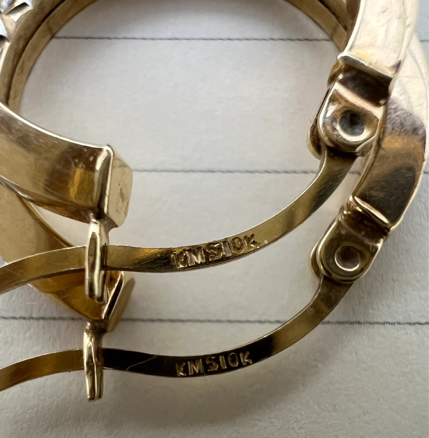 10K Yellow Gold Diamond-Cut Hoop Earrings - photo 4