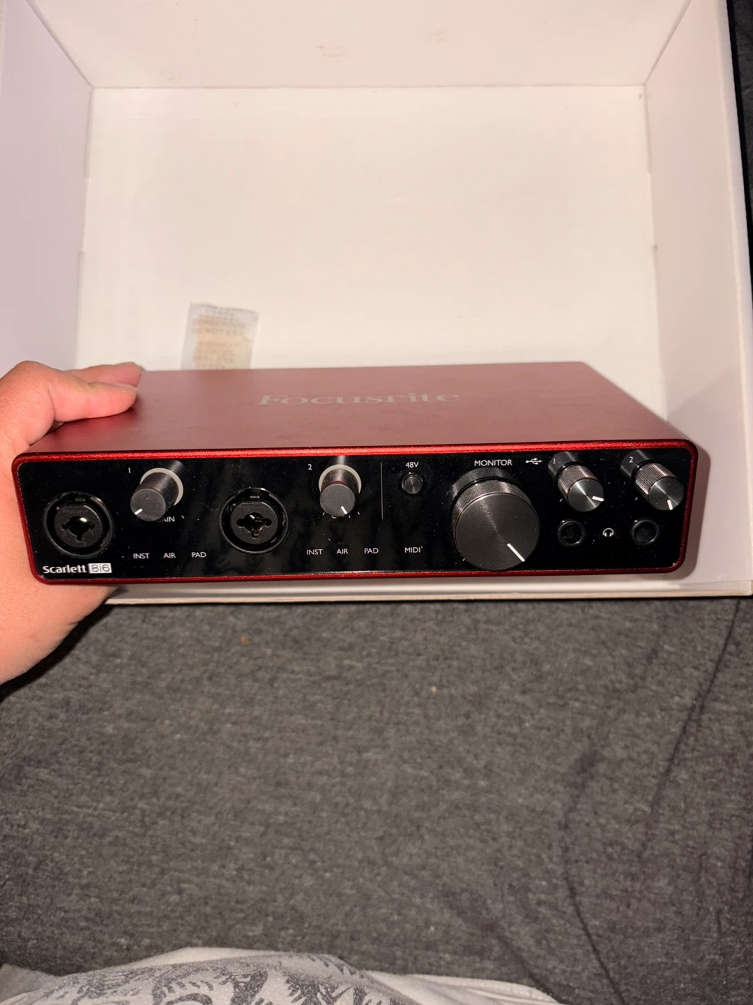 Focusrite Scarlett 8i6 3rd Gen USB Audio Interface - photo 2