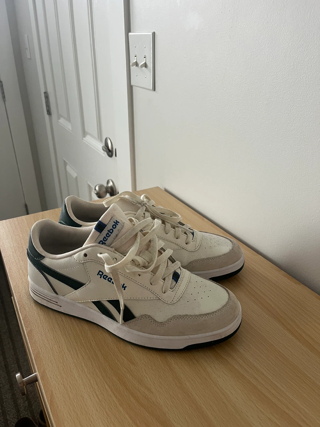 Reebok Sneakers