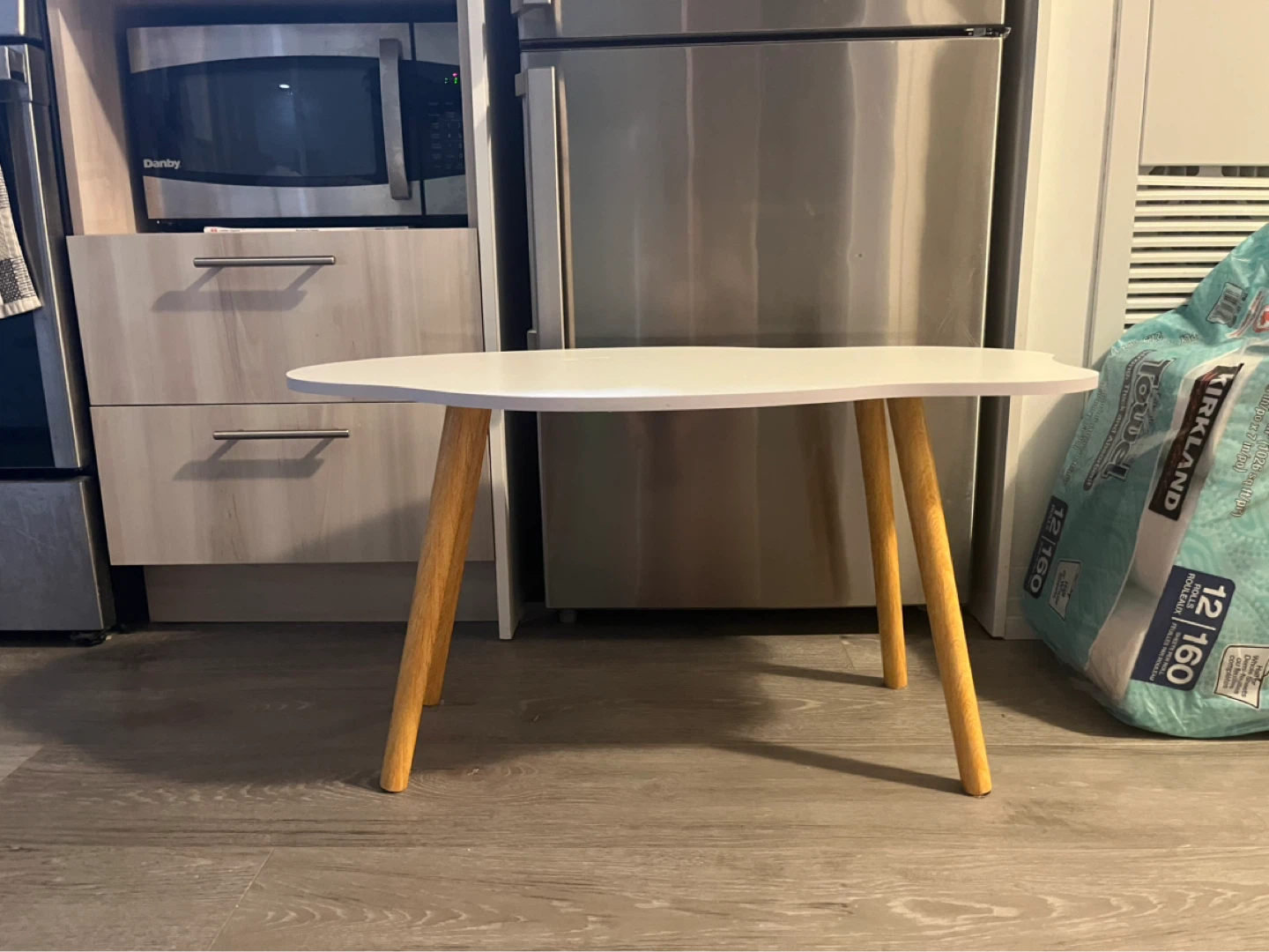 White Asymmetrical Coffee Table with Wooden Legs - photo 2