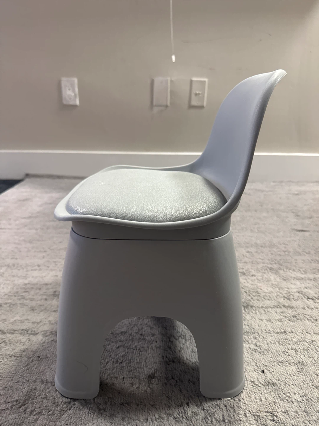Grey Plastic Toddler Chair - photo 3