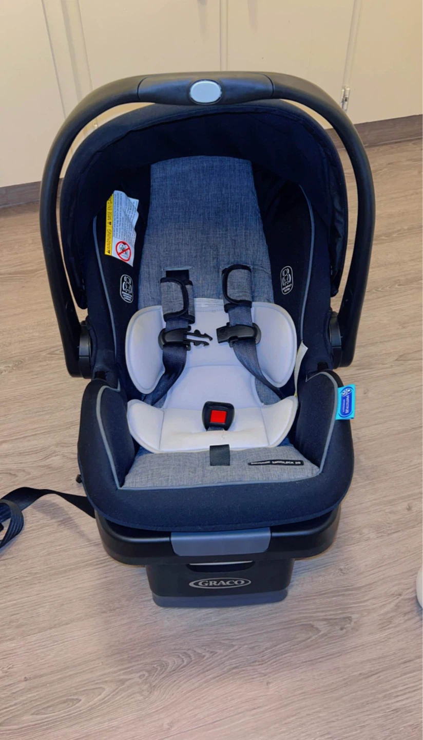 Graco Infant Car Seat with Base