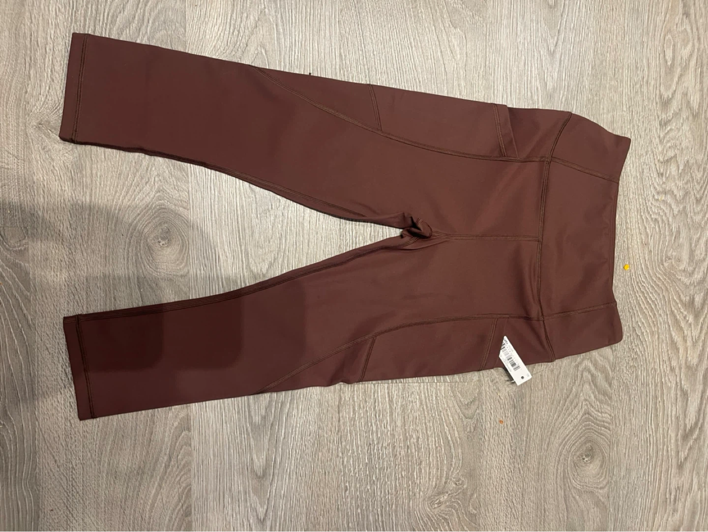 Amazon Essentials Women's Capri Leggings Rich Hazel Size XS