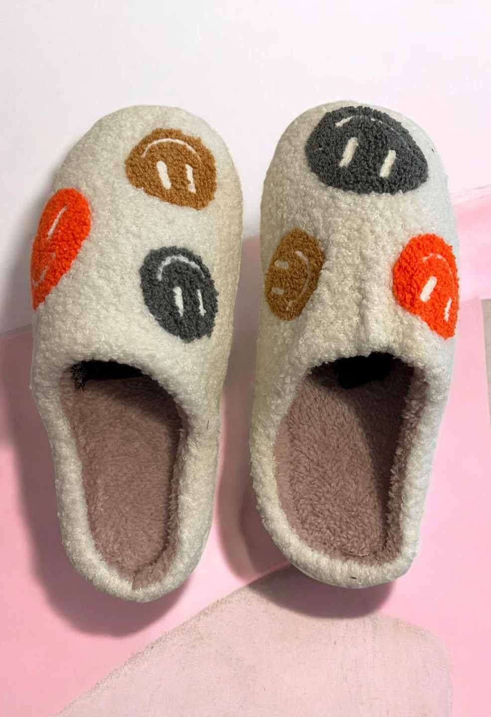 Fuzzy Smiley Face Slippers - Size 42-43 (US Men 9-10)