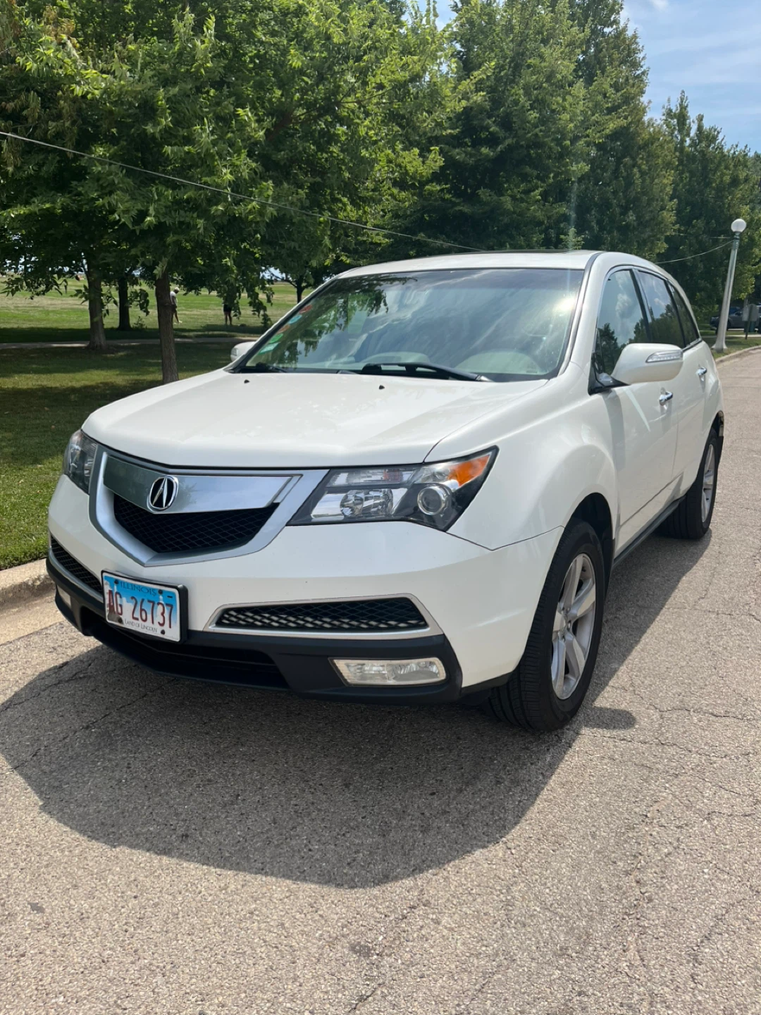 White Acura MDX SH-AWD SUV