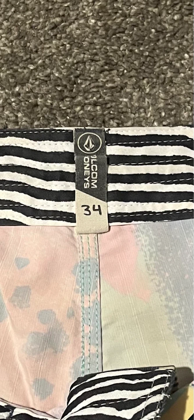 Volcom Board Shorts - Size 34 - photo 3