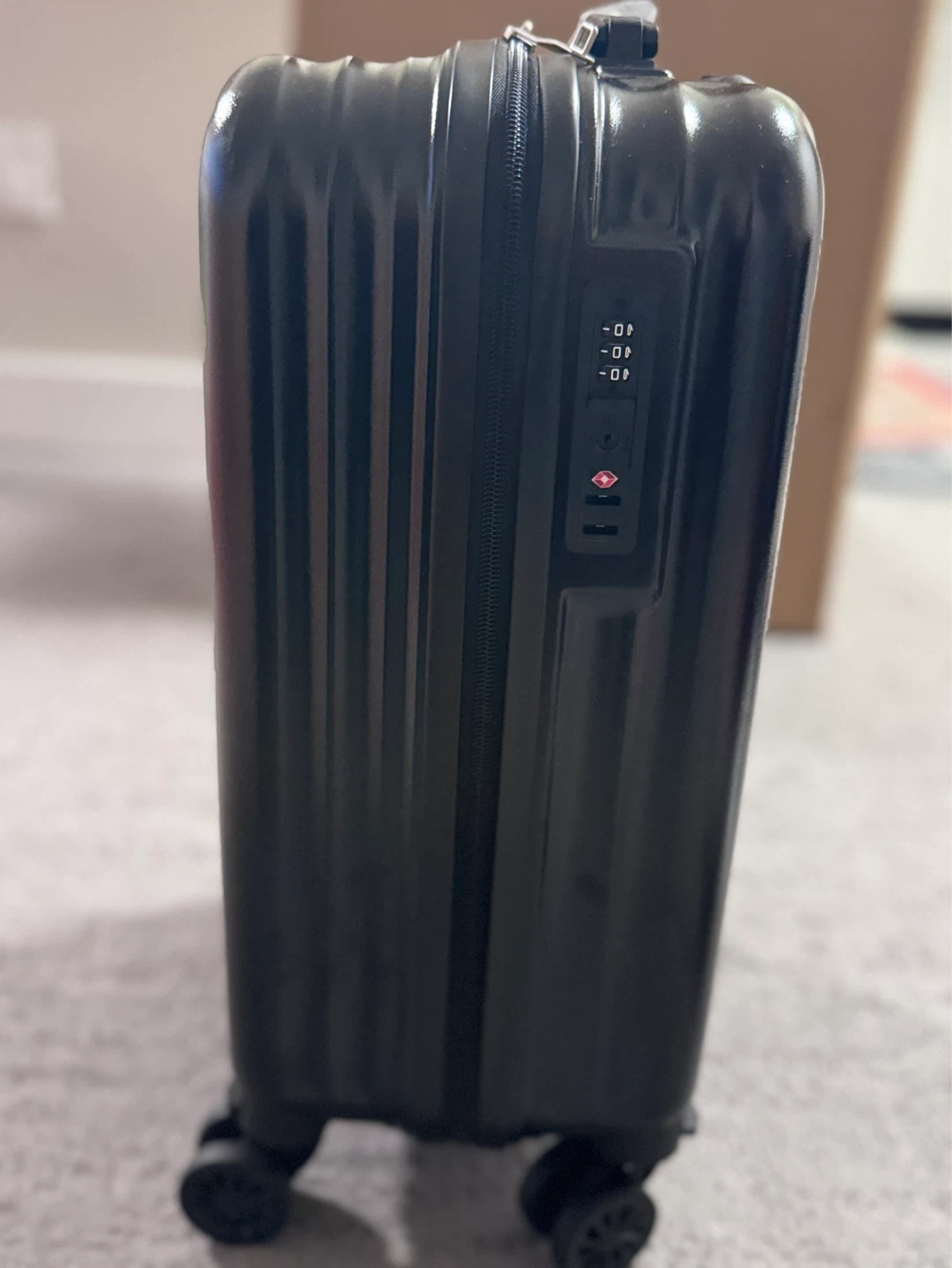 AXSAVION Black Carry-On Suitcase - photo 4