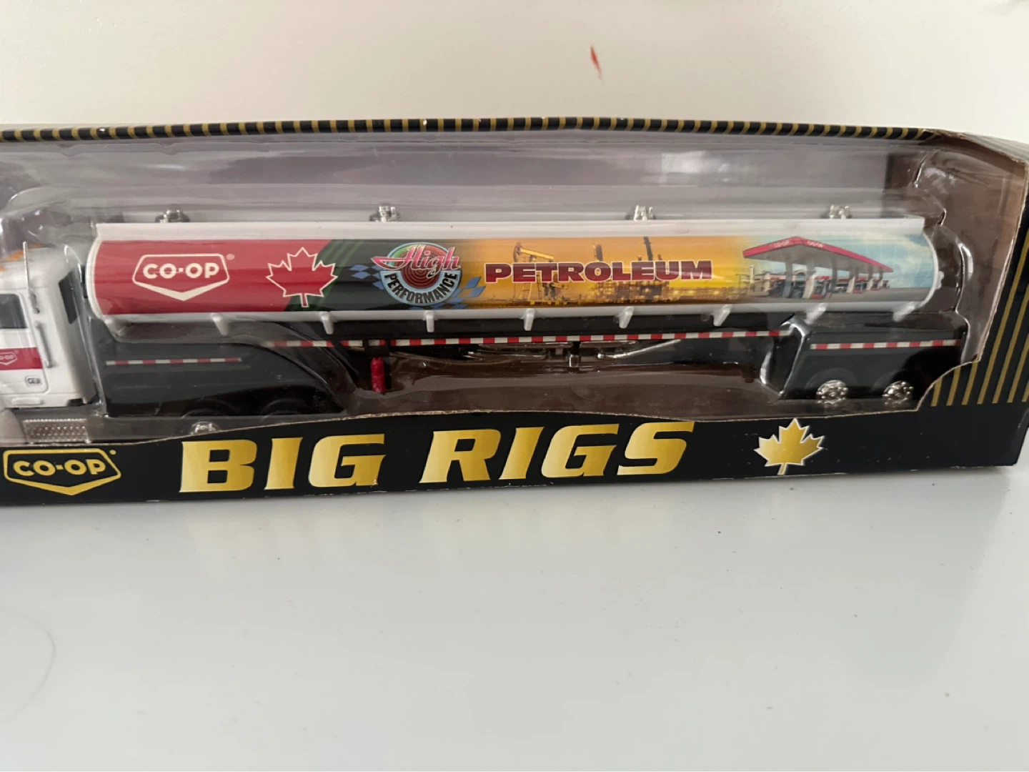 Co-op Petroleum Big Rigs Tanker Truck. Diecast. 1/43 scale - photo 4