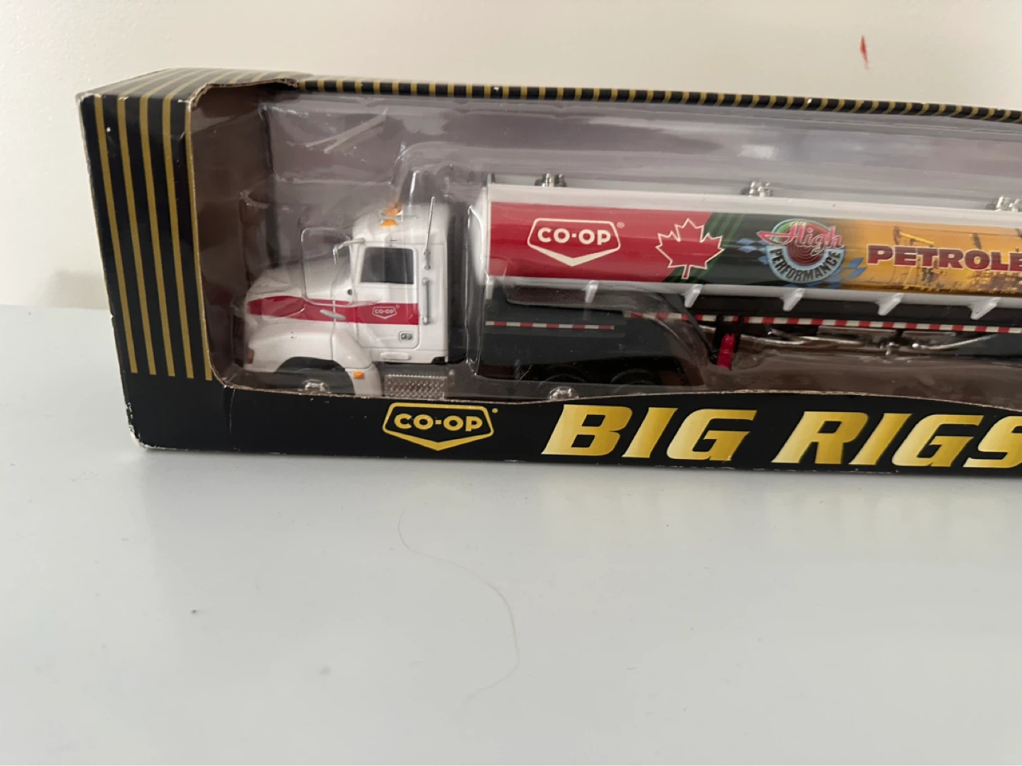 Co-op Petroleum Big Rigs Tanker Truck. Diecast. 1/43 scale - photo 2