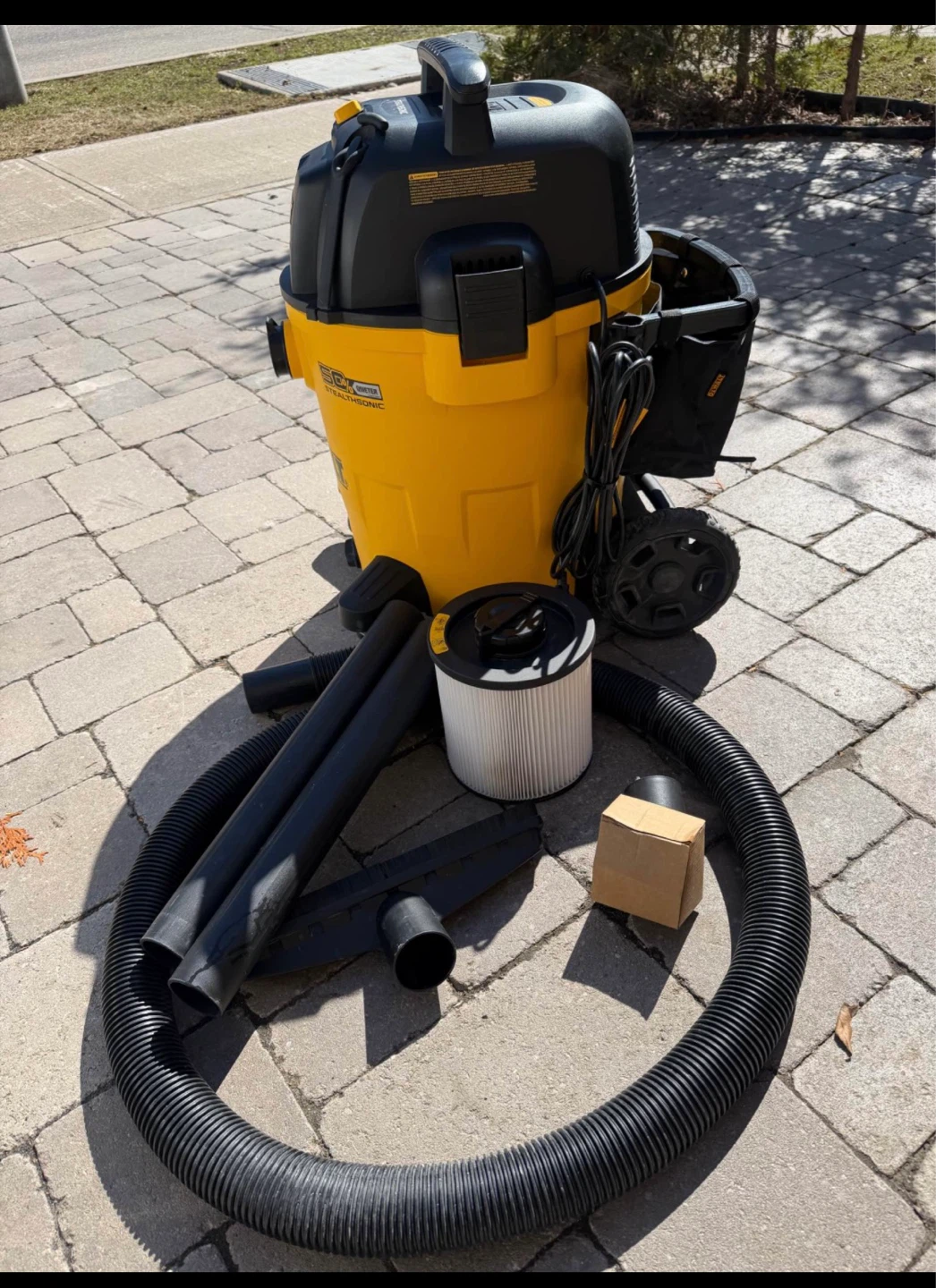DeWalt 16 Gallon Wet/Dry Cart Vacuum DXV16P-QTA - photo 3