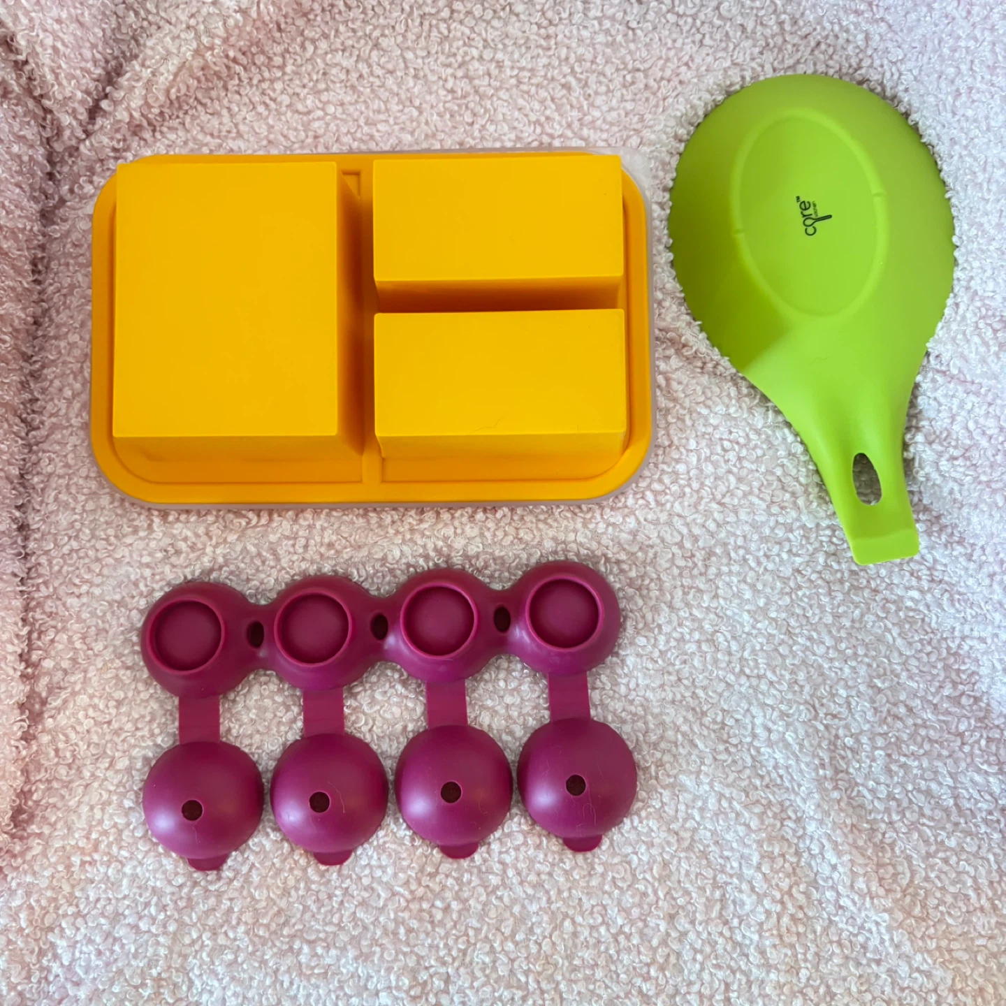 New Silicone container, ice cube tray and spoon rest