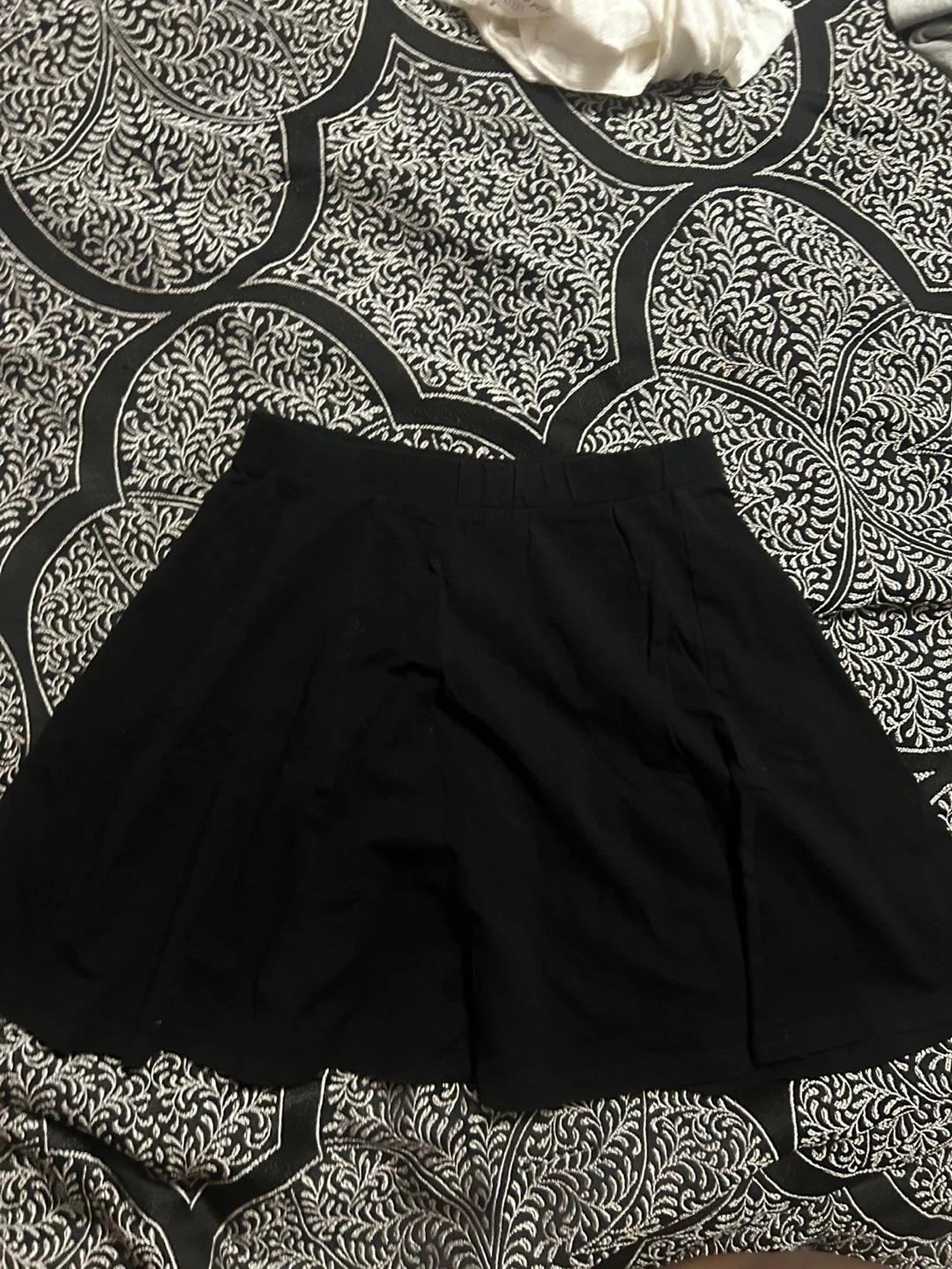 H&M Black Pleated Skirt
