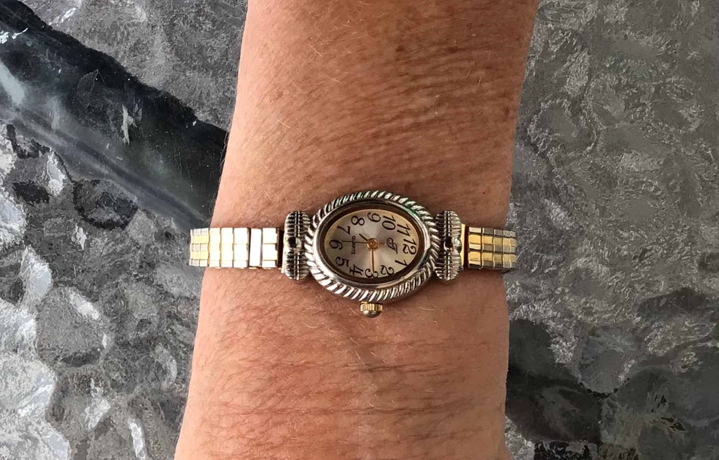 Vintage Quartz Ladies Watch - photo 2