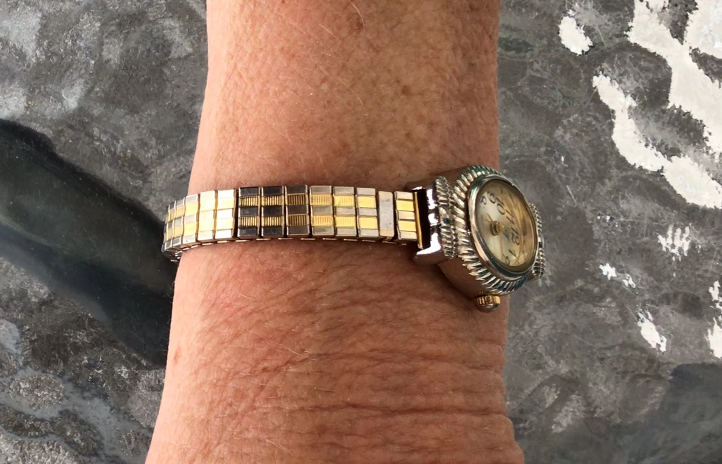 Vintage Quartz Ladies Watch - photo 3
