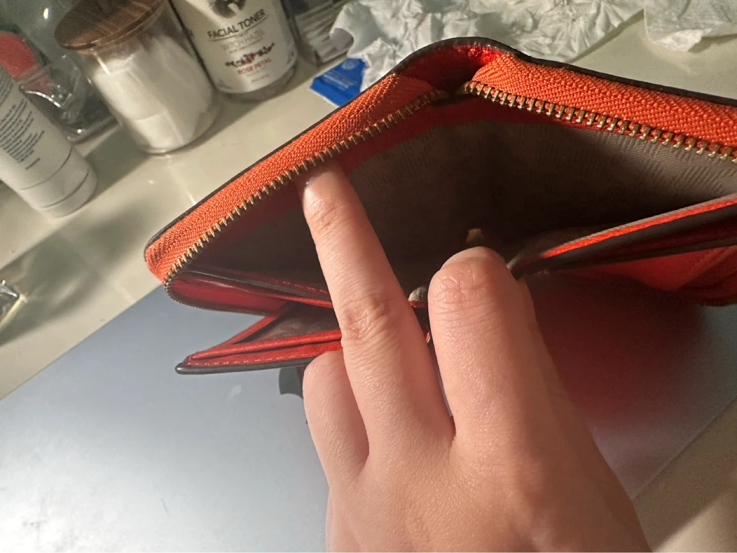 Michael Kors Orange Leather Zip Around Wallet - photo 4