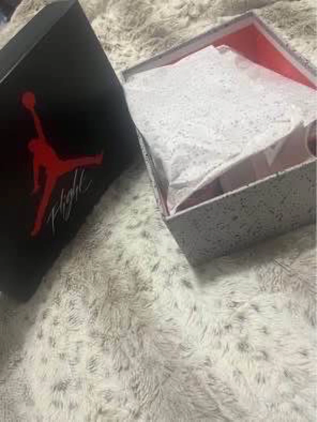 Air Jordan 4 'Lightening' Sneakers - photo 4