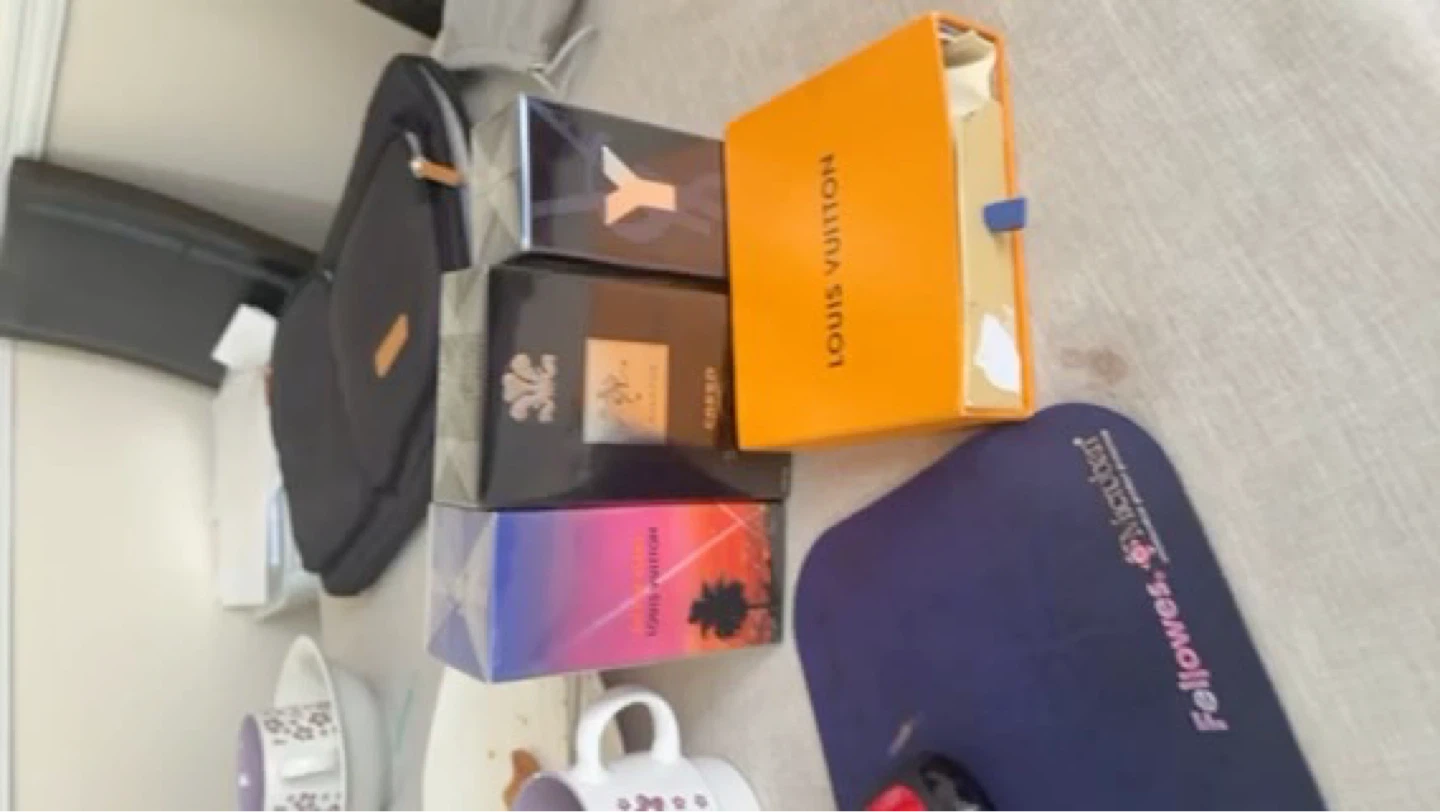 Louis Vuitton Bi-Fold Wallet Monogram, Creed,YSL Y, and LV cos - photo 2