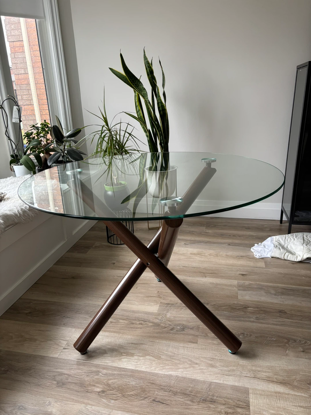 Round Glass Dining Table
