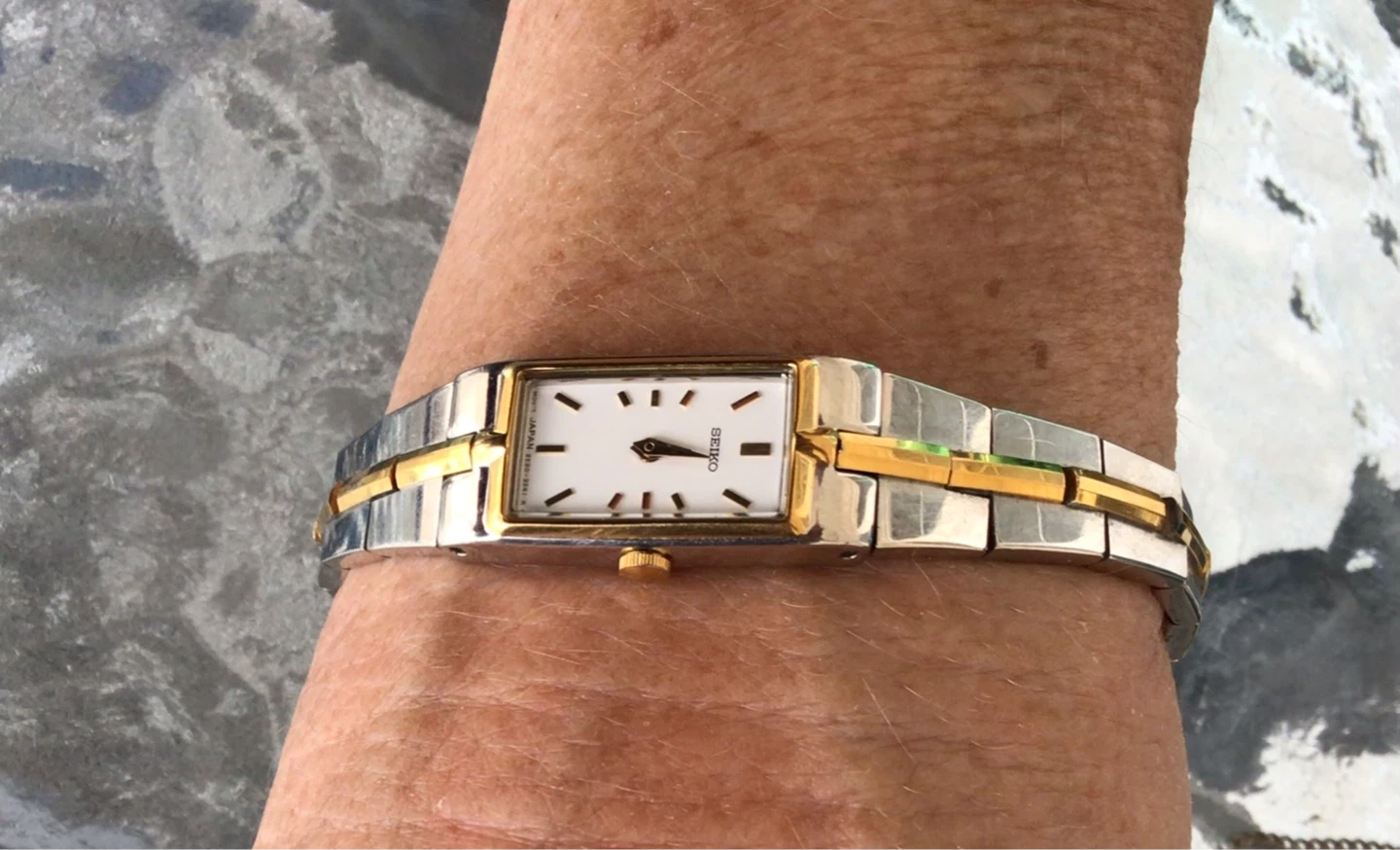 Vintage Seiko Women's Two-Tone Rectangular Watch - photo 2