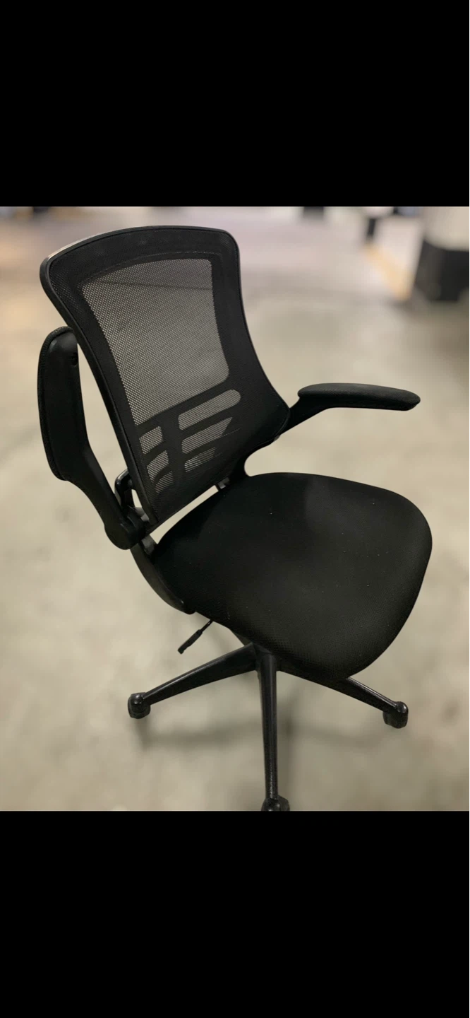“Like New” High-End Lombard Support Office Chair - photo 4