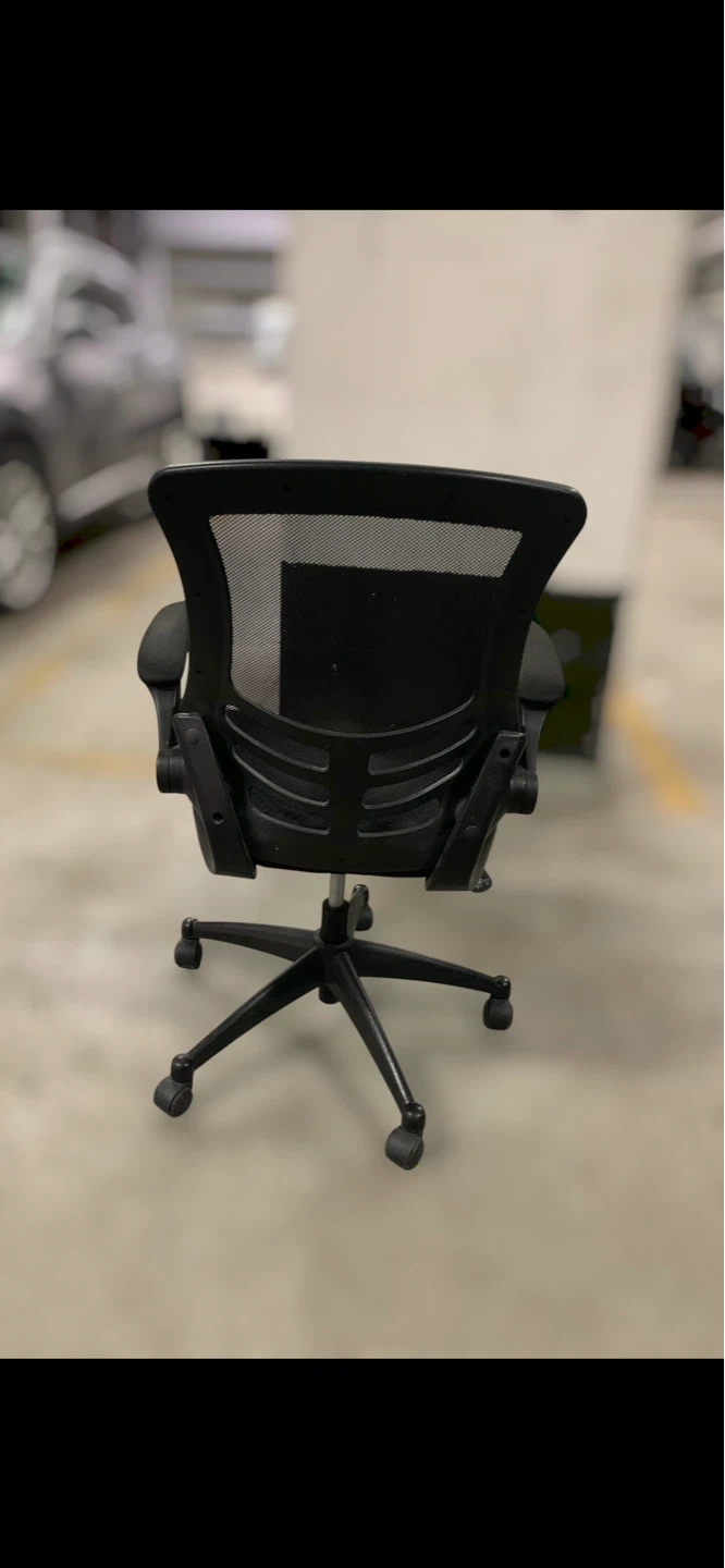 “Like New” High-End Lombard Support Office Chair - photo 3