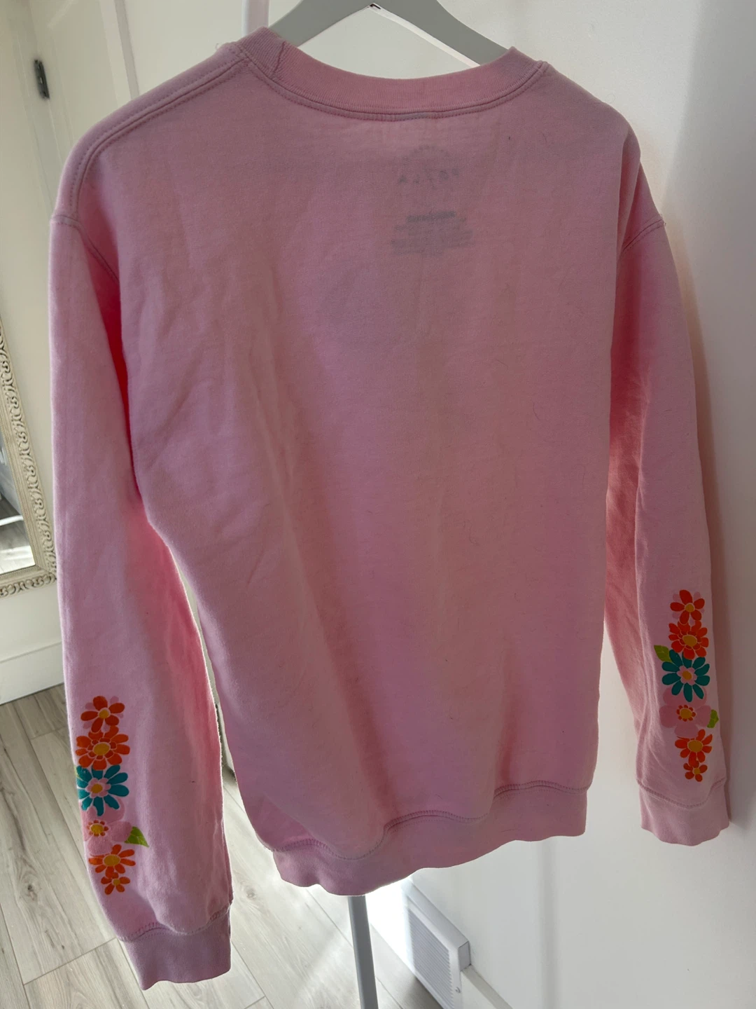 PacSun Pink Floral Butterfly Sweatshirt - photo 2