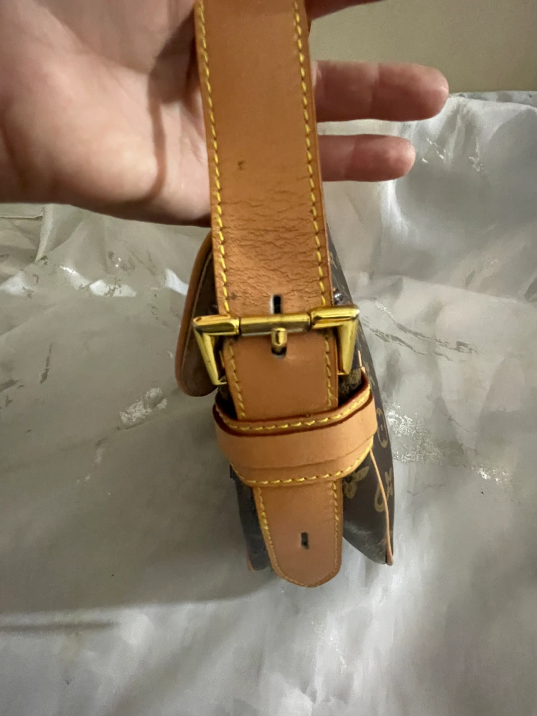 Louis Vuitton Monogram Canvas Shoulder Bag - photo 5
