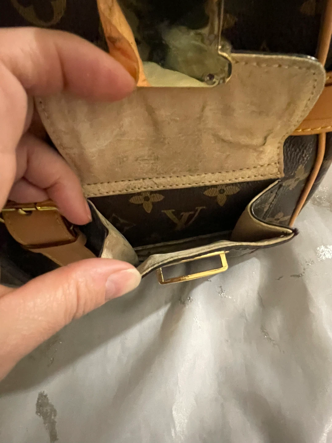 Louis Vuitton Monogram Canvas Shoulder Bag - photo 2