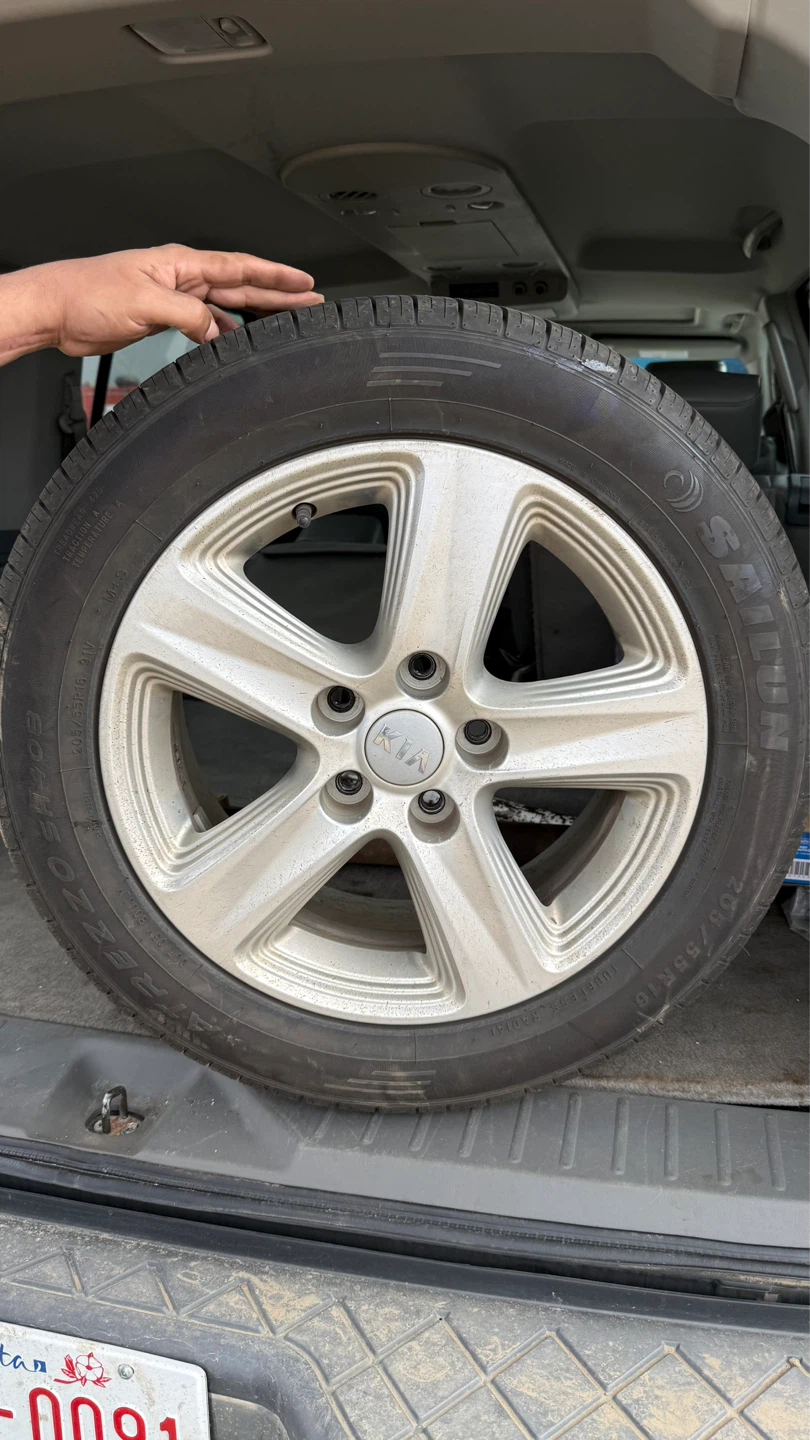 Set of 4 Kia 205/55R16 Tires with Rims