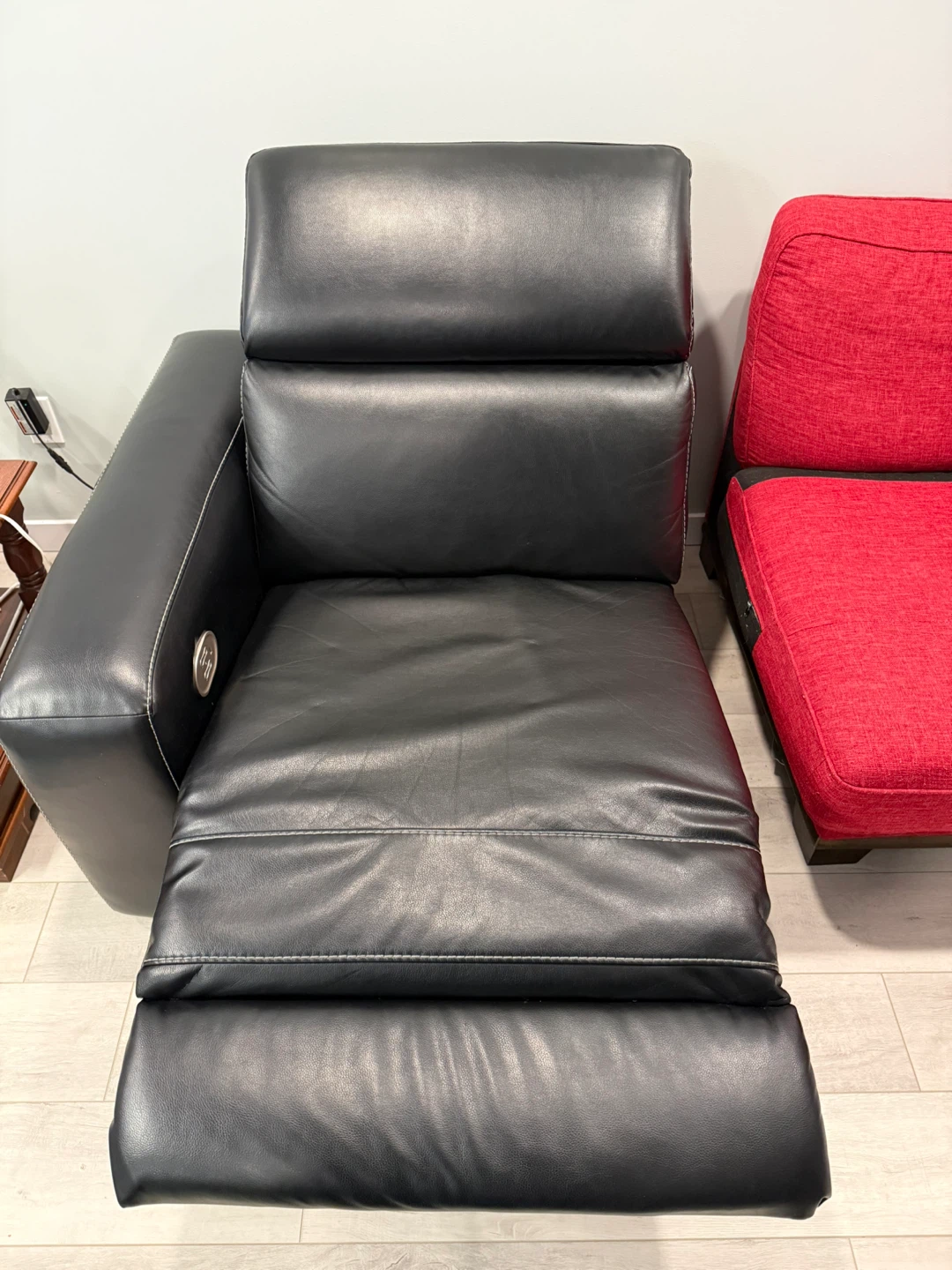 Couches (individual sectional pieces) - photo 2