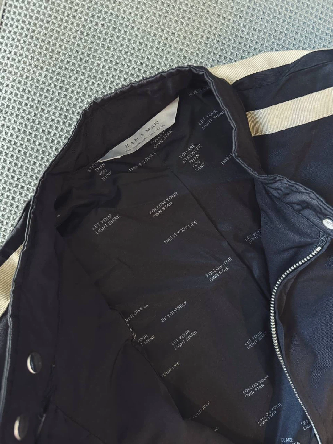 ZARA Man Black Jacket with Beige Stripes – Size L - photo 2