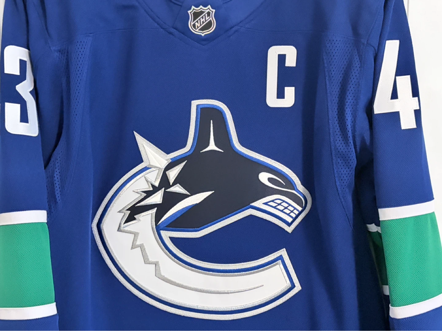 Authentic Fanatics Canucks Quinn Hughes Jersey 50 Medium - photo 5