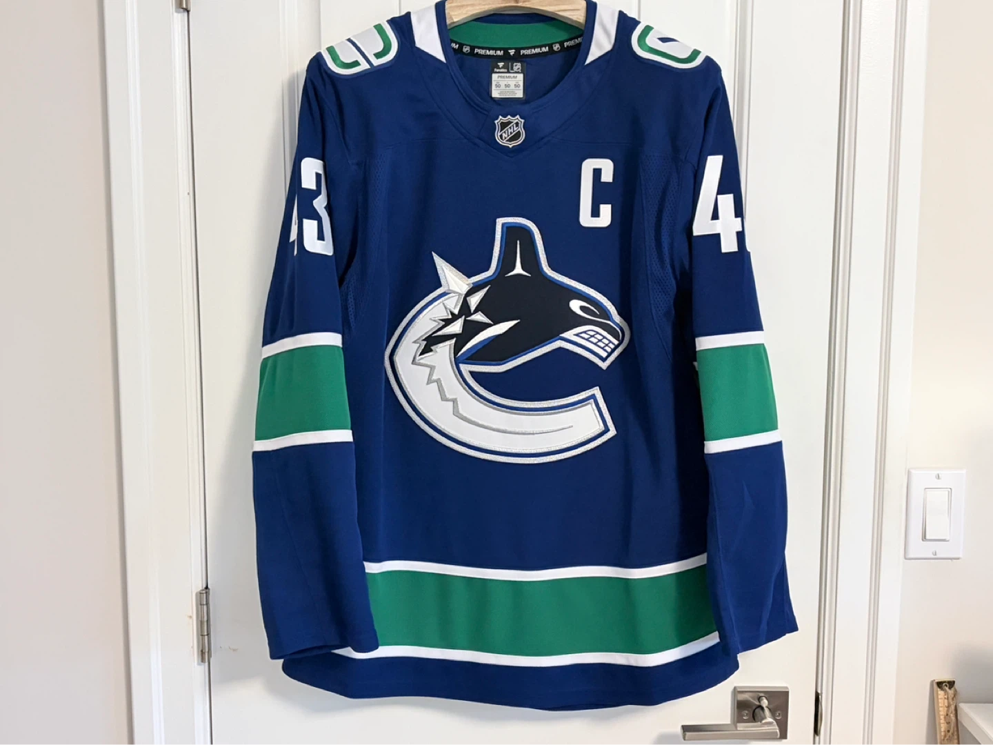 Authentic Fanatics Canucks Quinn Hughes Jersey 50 Medium - photo 4