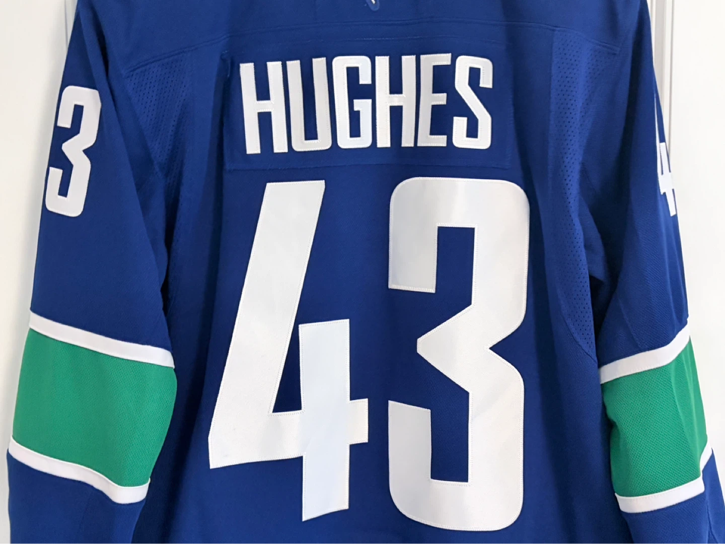 Authentic Fanatics Canucks Quinn Hughes Jersey 50 Medium - photo 2