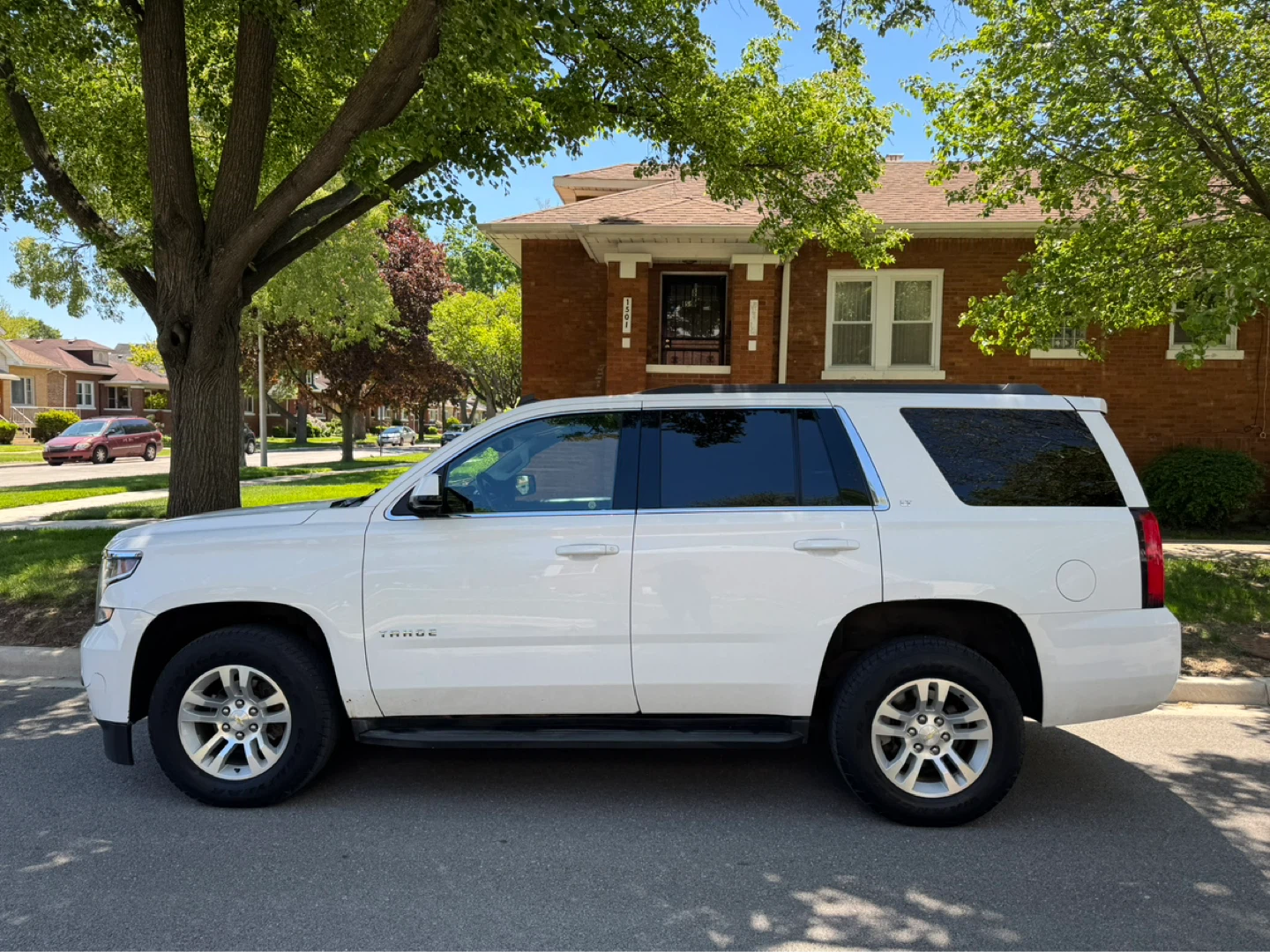 2015 Chevrolet Tahoe · LT Sport Utility 4D - photo 4