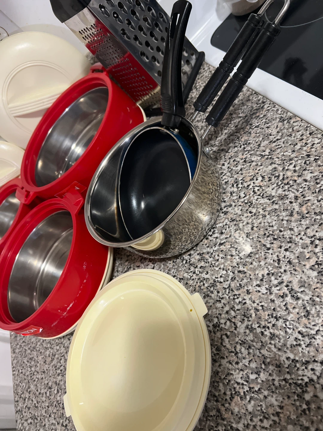 Milton Casserole Dish Set and Grater - photo 3