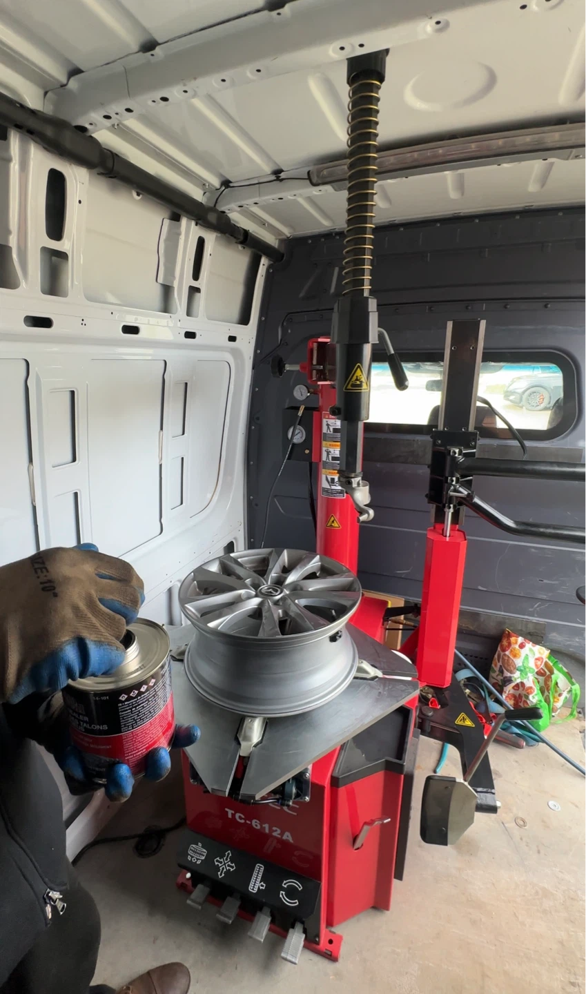 Nissan SUV Sport Tire